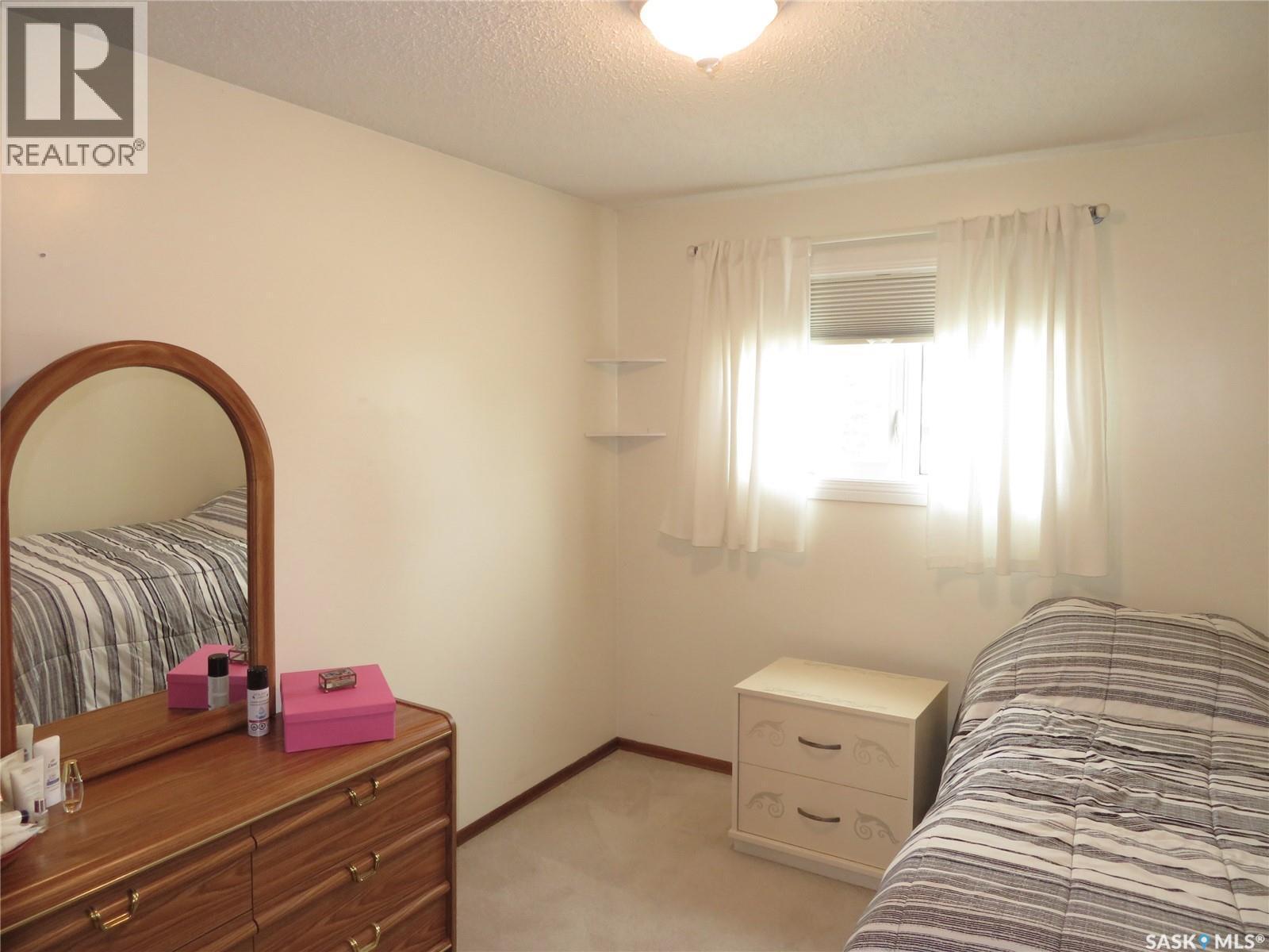 315 Benesh Crescent, Saskatoon, SK - Indoor Photo Showing Bedroom