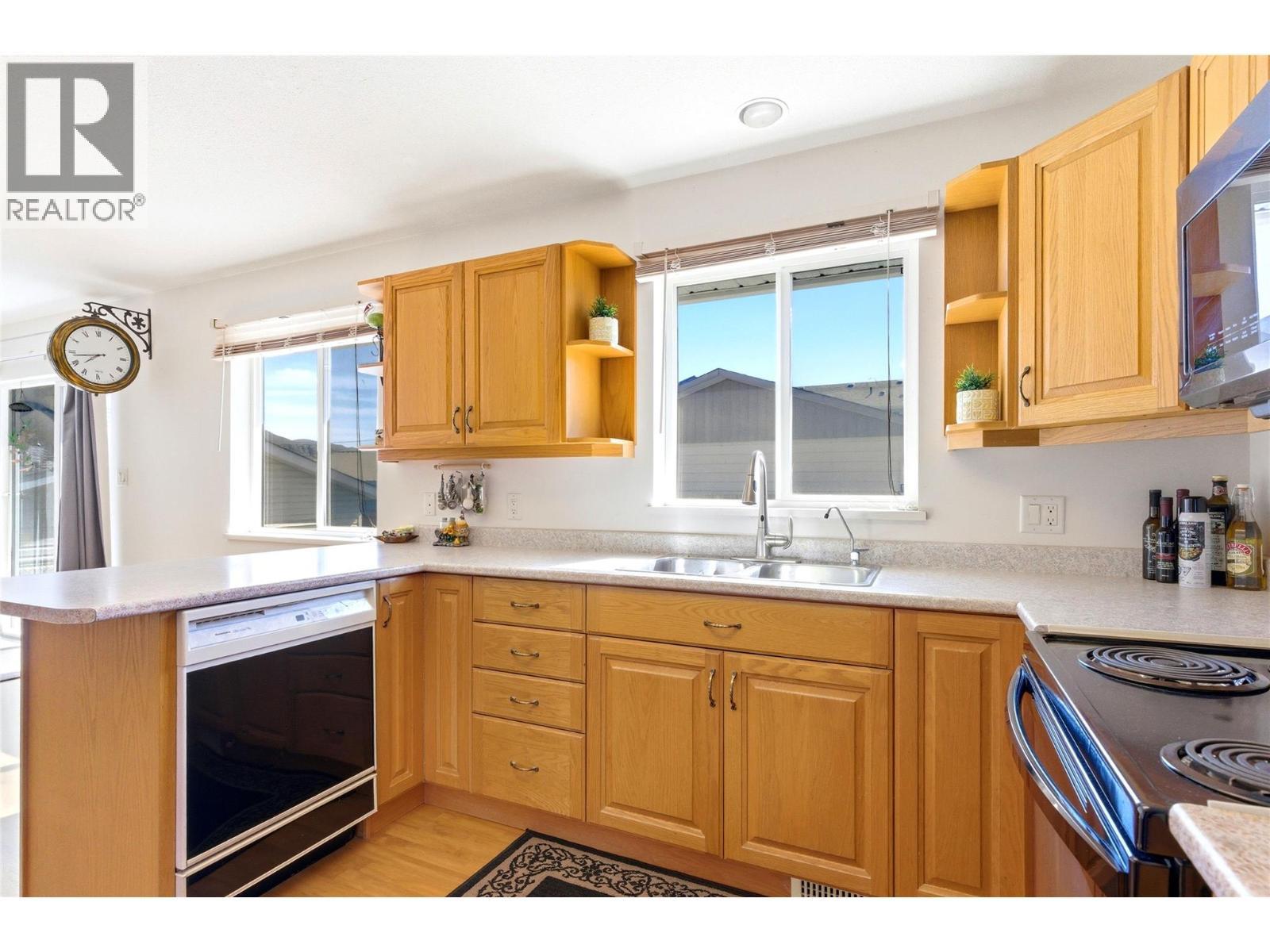 1411 Pears Place, Ashcroft, BC - Indoor Photo Showing Kitchen With Double Sink