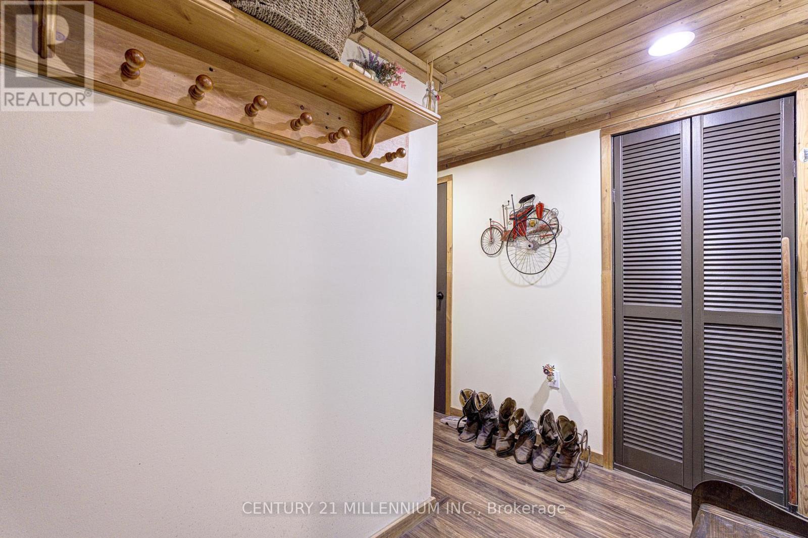 6046 3Rd Line, Essa, ON - Photo Showing Other Room