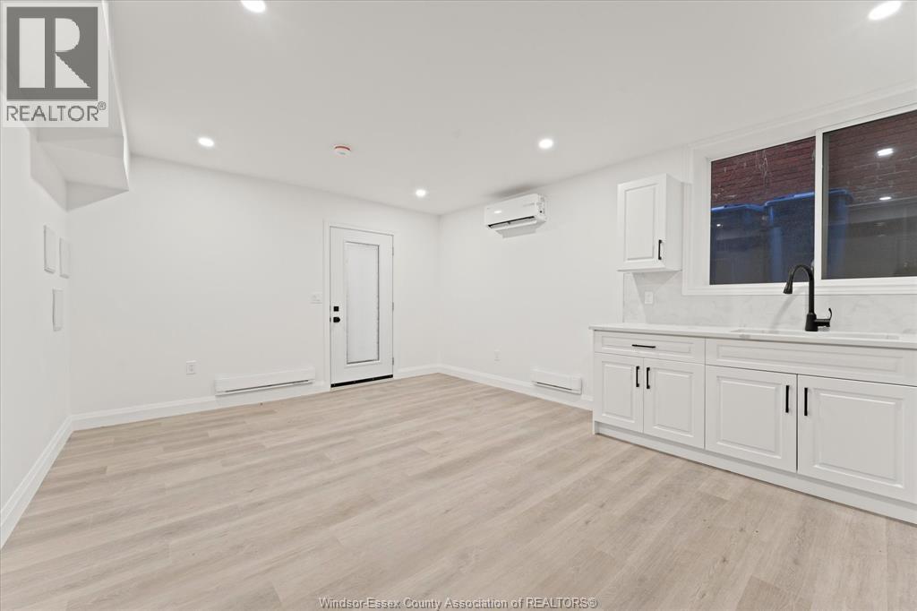 702 Pierre Unit# 2, Windsor, ON - Indoor Photo Showing Other Room