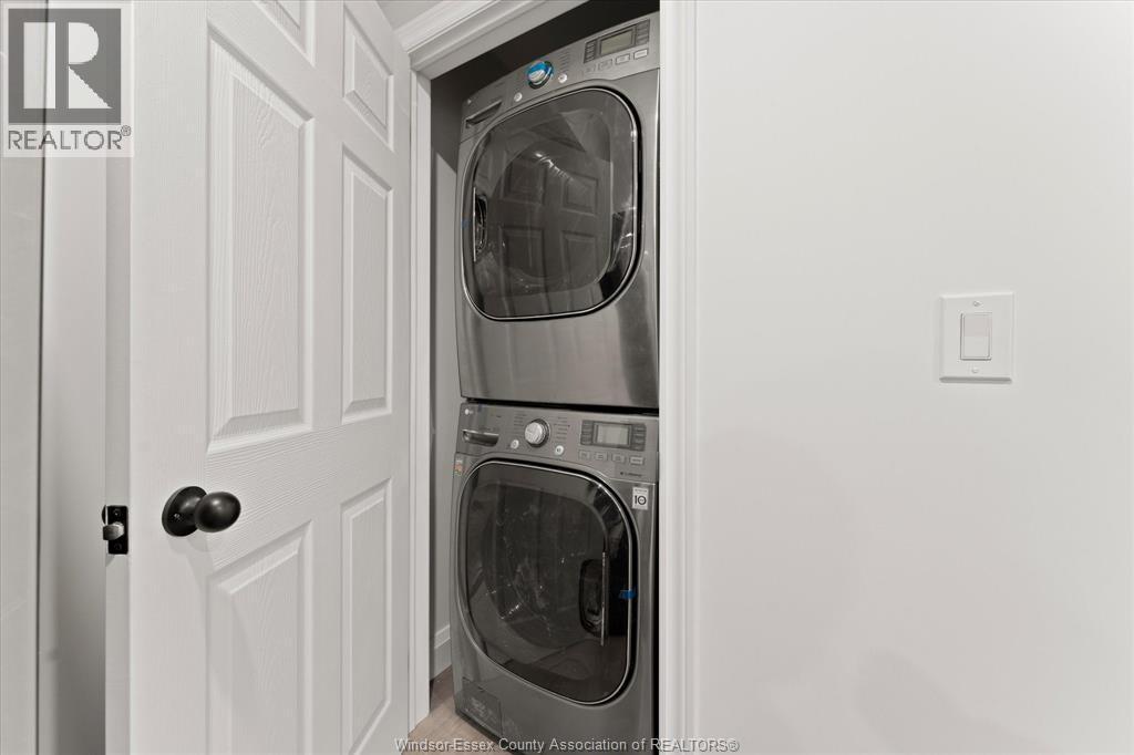 702 Pierre Unit# 2, Windsor, ON - Indoor Photo Showing Laundry Room