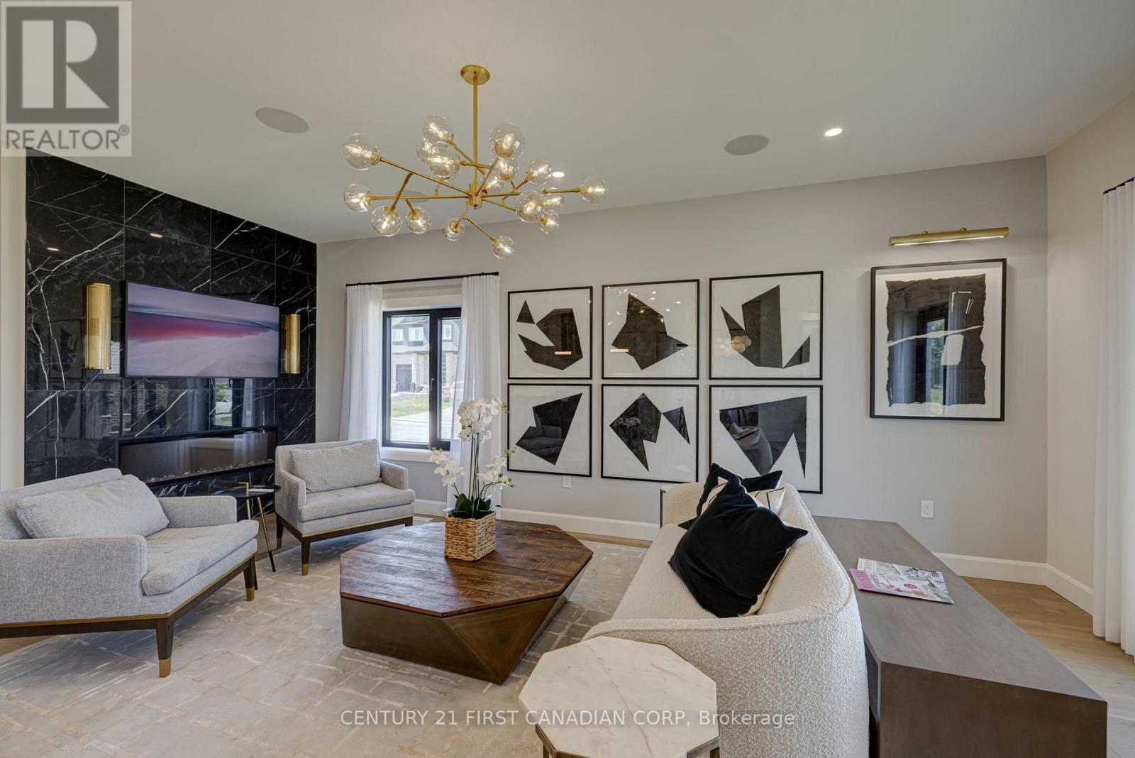 133 Basil Crescent, Middlesex Centre (Ilderton), ON - Indoor Photo Showing Living Room