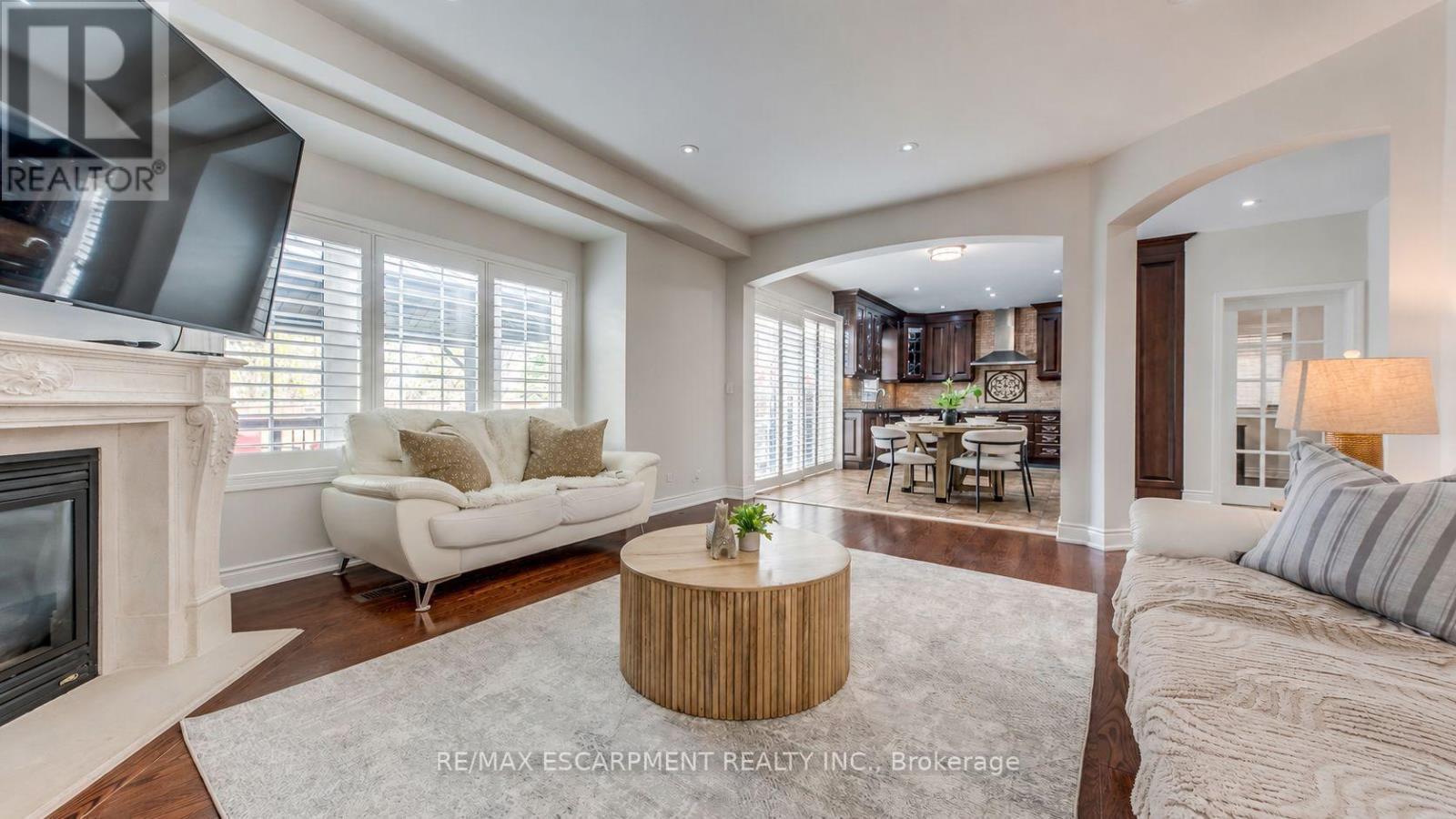 4208 Fuller Crescent, Burlington, ON - Indoor Photo Showing Living Room With Fireplace
