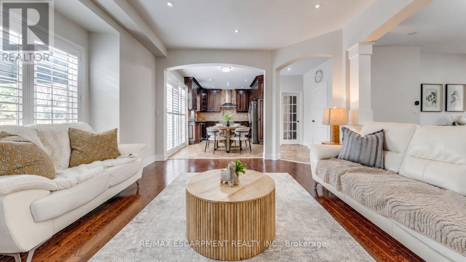 4208 Fuller Crescent, Burlington, ON - Indoor Photo Showing Living Room