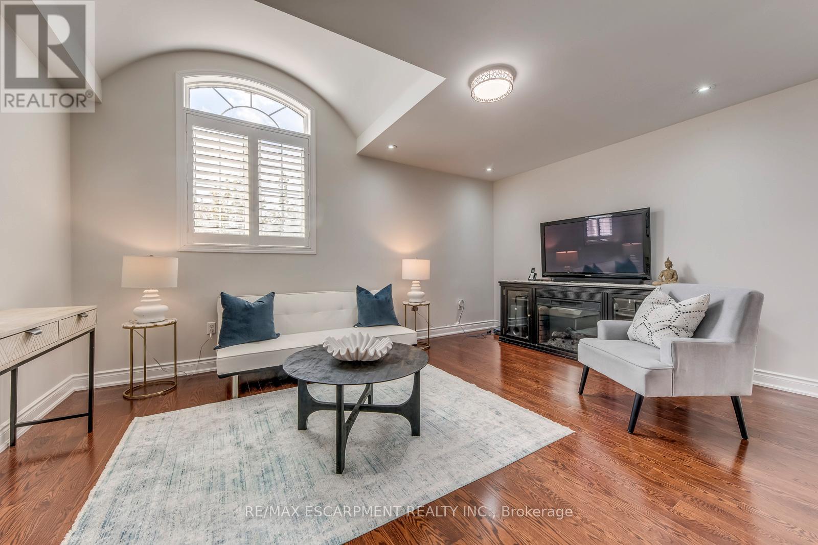 4208 Fuller Crescent, Burlington, ON - Indoor Photo Showing Living Room