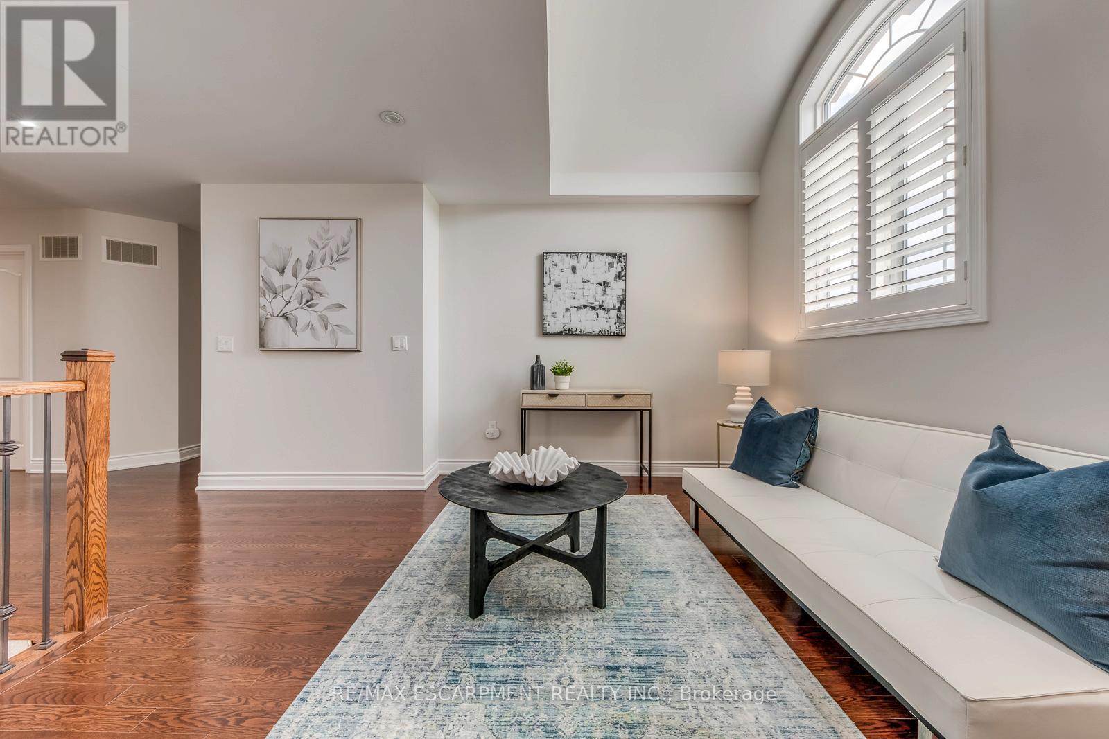 4208 Fuller Crescent, Burlington, ON - Indoor Photo Showing Living Room