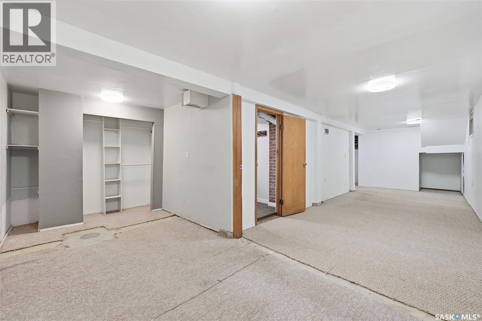 404 D Avenue S, Saskatoon, SK - Indoor