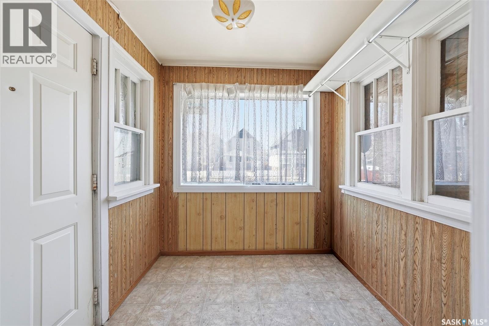 404 D Avenue S, Saskatoon, SK - Indoor Photo Showing Other Room