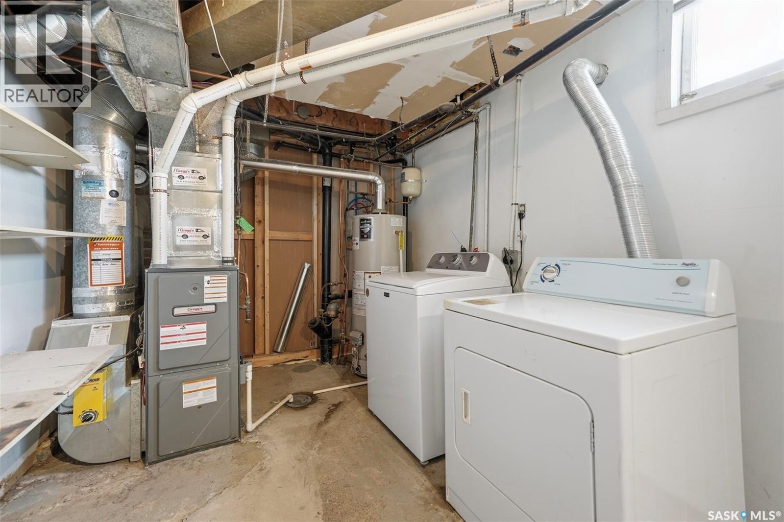 404 D Avenue S, Saskatoon, SK - Indoor Photo Showing Laundry Room