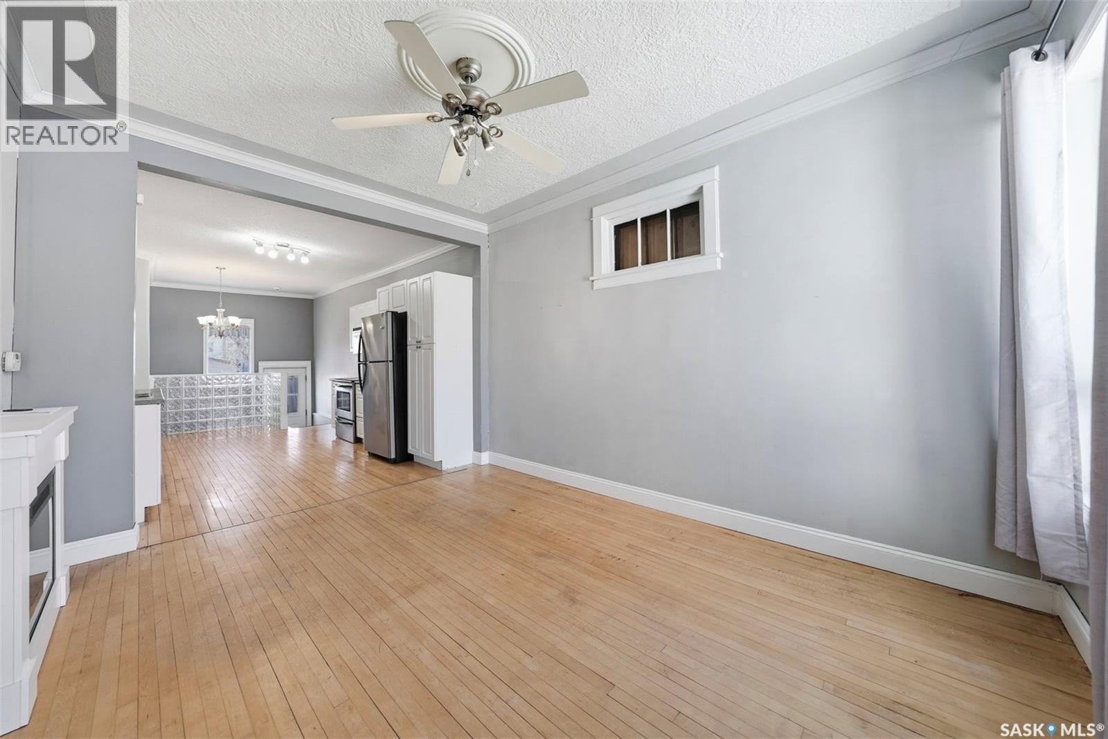 404 D Avenue S, Saskatoon, SK - Indoor