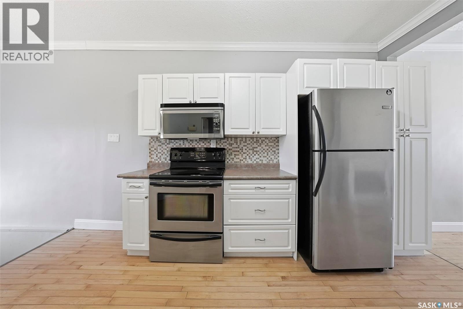 404 D Avenue S, Saskatoon, SK - Indoor Photo Showing Kitchen