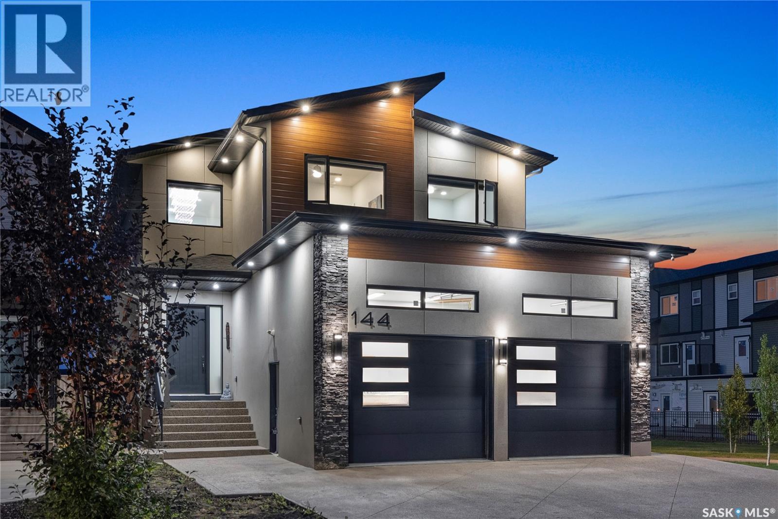 144 Forsey Avenue, Saskatoon, SK - Outdoor With Facade