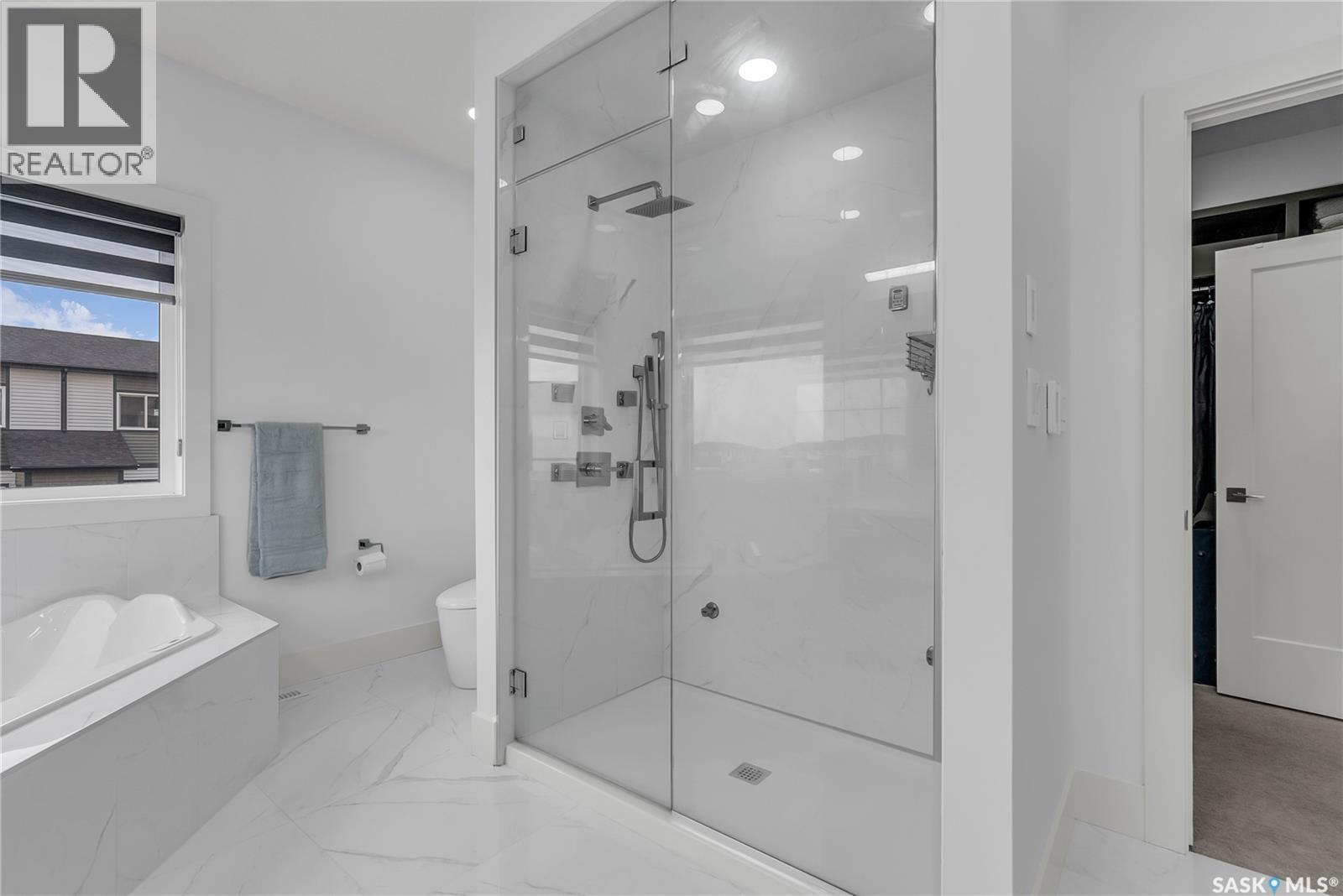 144 Forsey Avenue, Saskatoon, SK - Indoor Photo Showing Bathroom