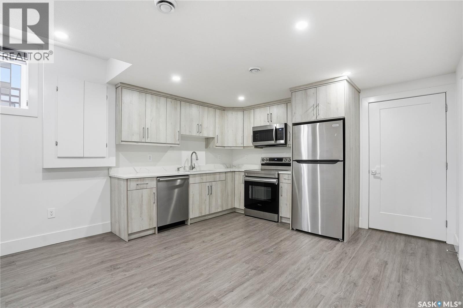 144 Forsey Avenue, Saskatoon, SK - Indoor Photo Showing Kitchen