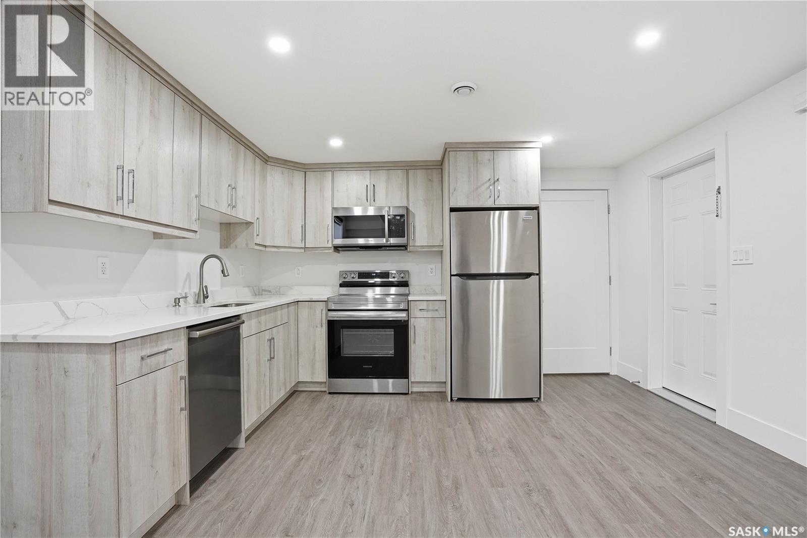 144 Forsey Avenue, Saskatoon, SK - Indoor Photo Showing Kitchen