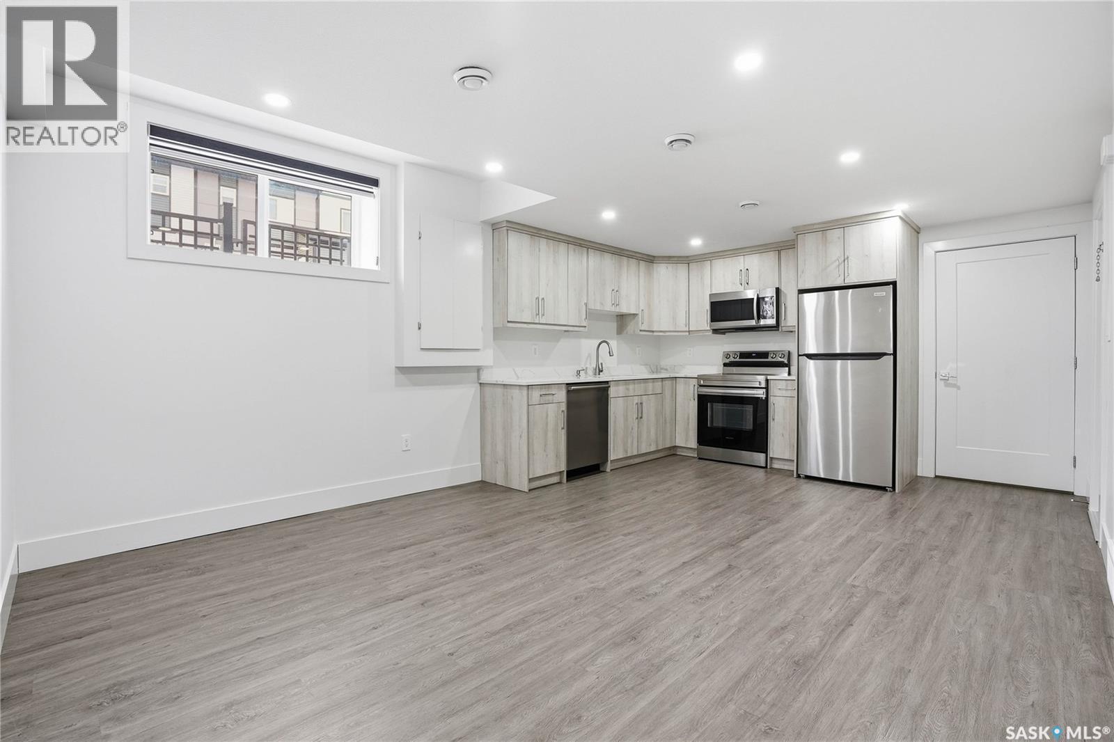 144 Forsey Avenue, Saskatoon, SK - Indoor Photo Showing Kitchen