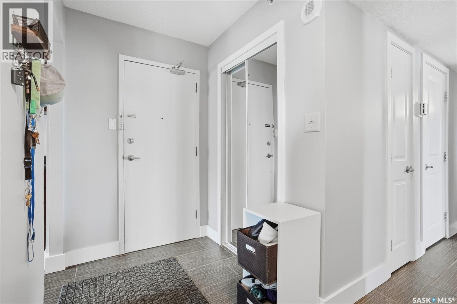 302 320 5Th Avenue N, Saskatoon, SK - Indoor Photo Showing Other Room