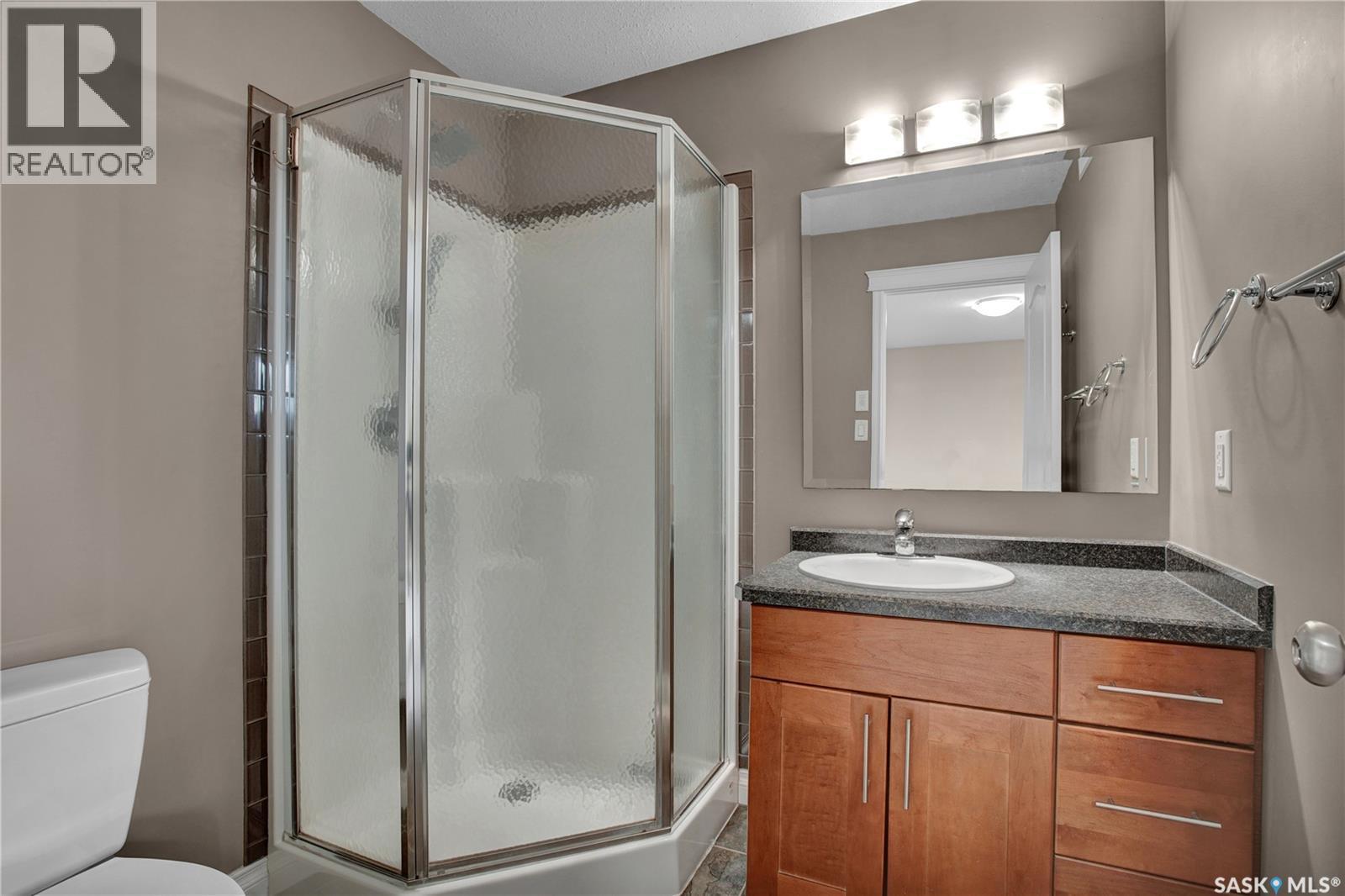 214 Cedar Place, Waldheim, SK - Indoor Photo Showing Bathroom