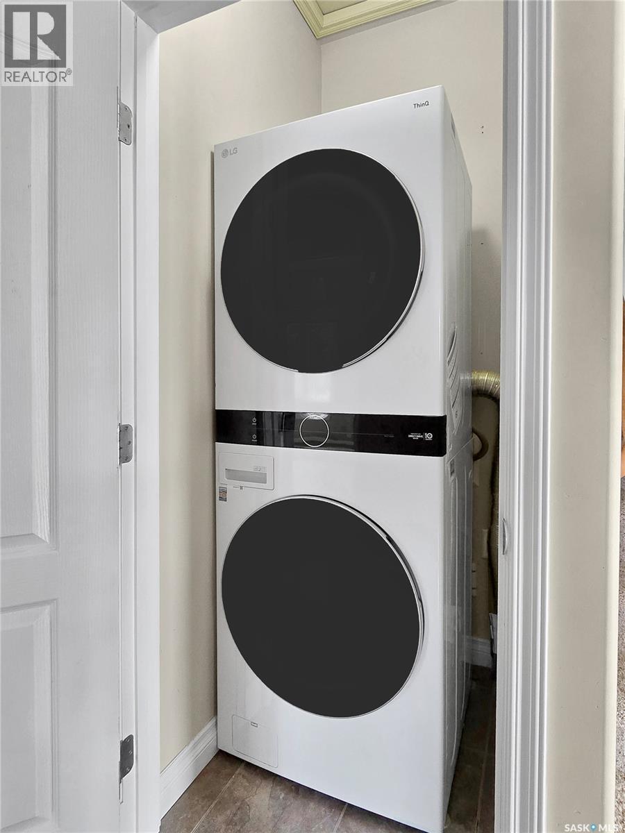 214 Cedar Place, Waldheim, SK - Indoor Photo Showing Laundry Room