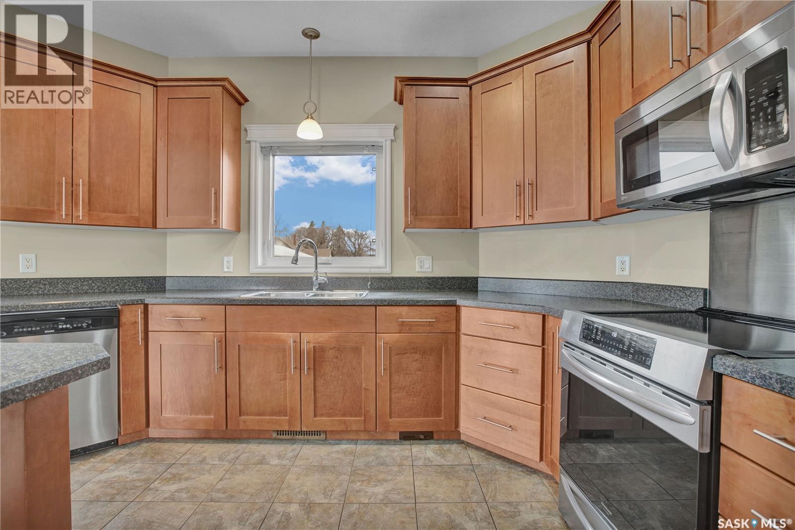 214 Cedar Place, Waldheim, SK - Indoor Photo Showing Kitchen