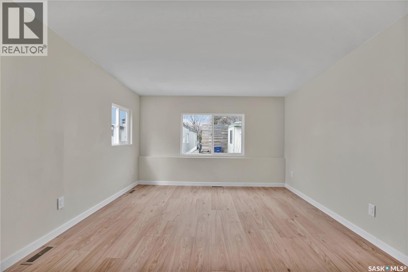7 321 Dunlop Street, Saskatoon, SK