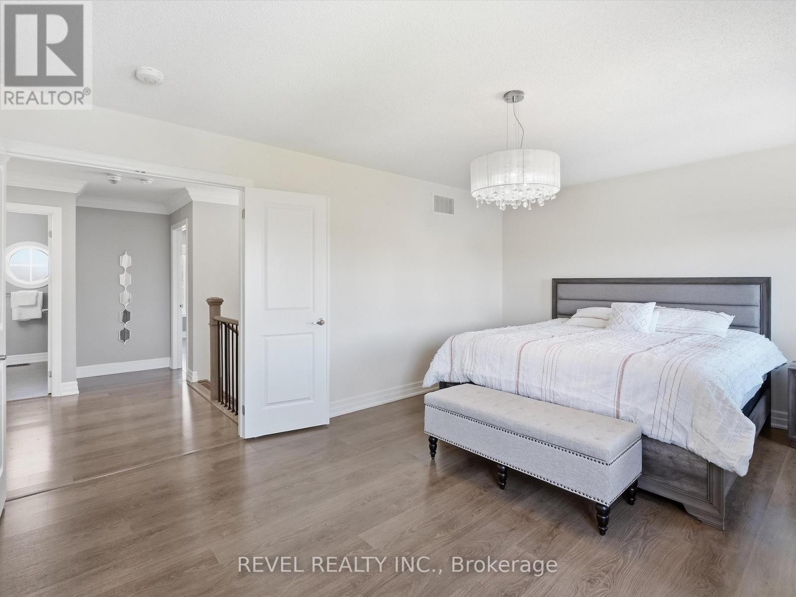 17 Mount Crescent, Essa, ON - Indoor Photo Showing Bedroom