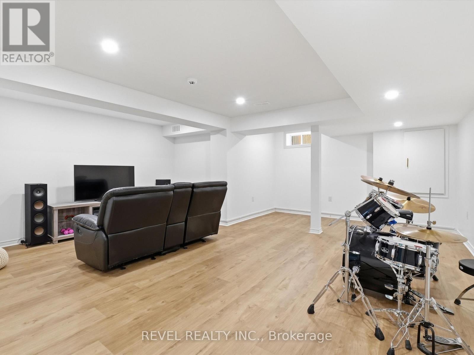 17 Mount Crescent, Essa, ON - Indoor
