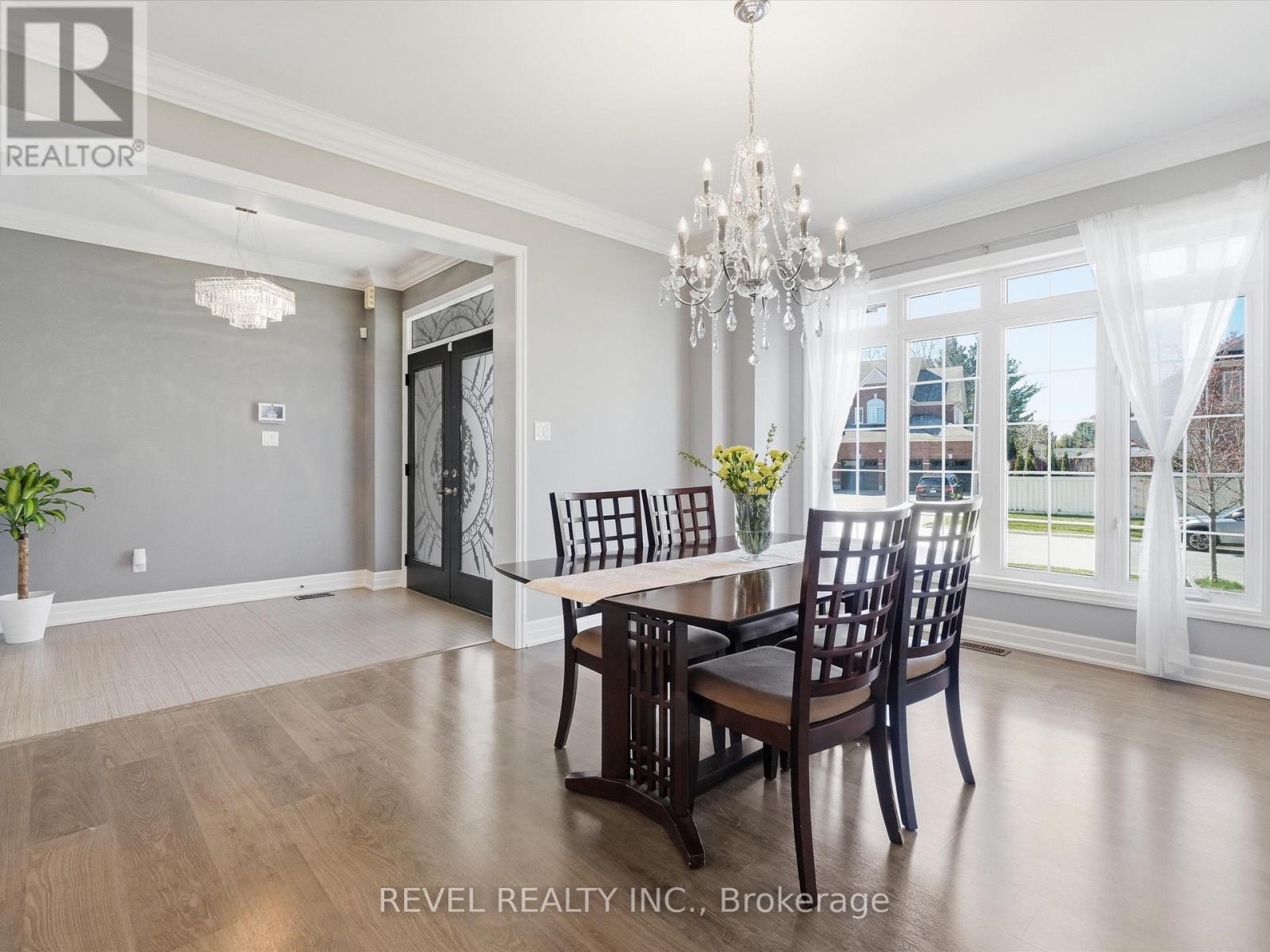 17 Mount Crescent, Essa, ON - Indoor Photo Showing Dining Room