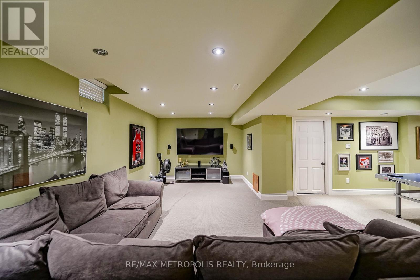 Basement family room - 4392 Grassland Crescent, Mississauga, ON - Indoor Photo Showing Living Room