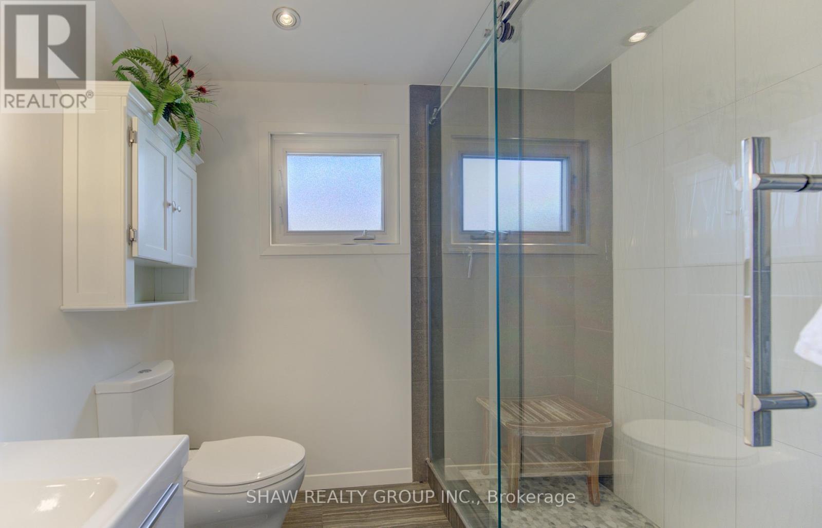 108 Clearwater Crescent, Waterloo, ON - Indoor Photo Showing Bathroom