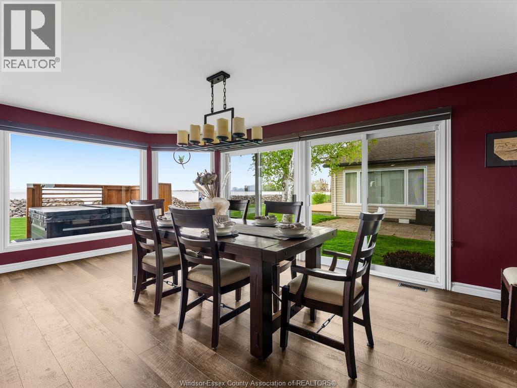 19050 Peninsula Street, Lakeshore, ON - Indoor Photo Showing Dining Room