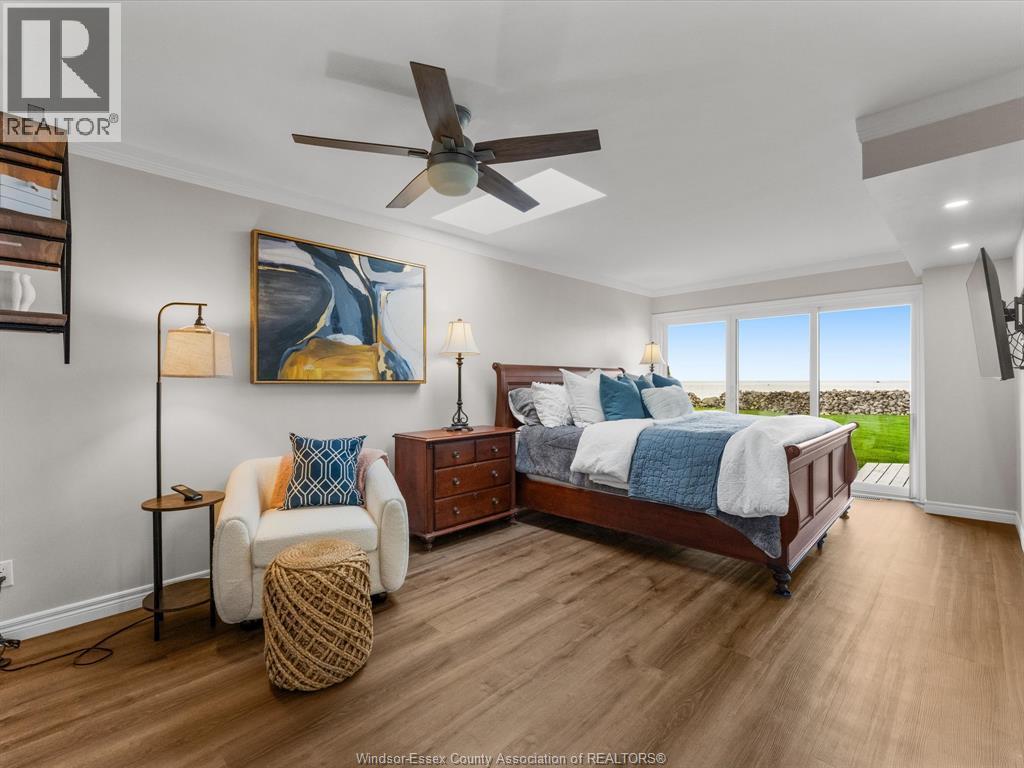 19050 Peninsula Street, Lakeshore, ON - Indoor Photo Showing Bedroom