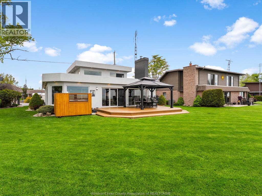 19050 Peninsula Street, Lakeshore, ON - Outdoor With Deck Patio Veranda