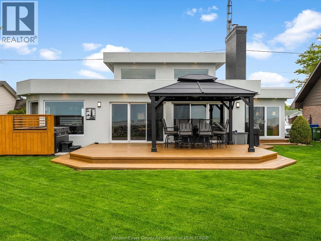 19050 Peninsula Street, Lakeshore, ON - Outdoor With Deck Patio Veranda