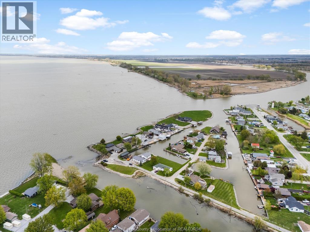 19050 Peninsula Street, Lakeshore, ON - Outdoor With Body Of Water With View