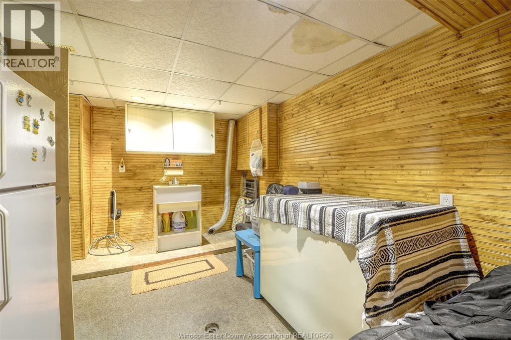 9445 Alten Drive, Windsor, ON - Indoor