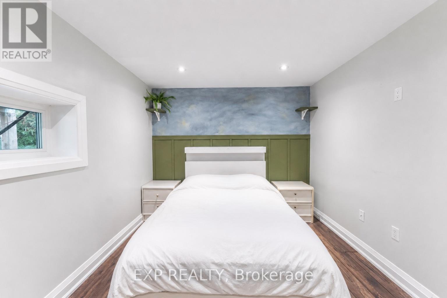58 Rutledge Road, Mississauga, ON - Indoor Photo Showing Bedroom