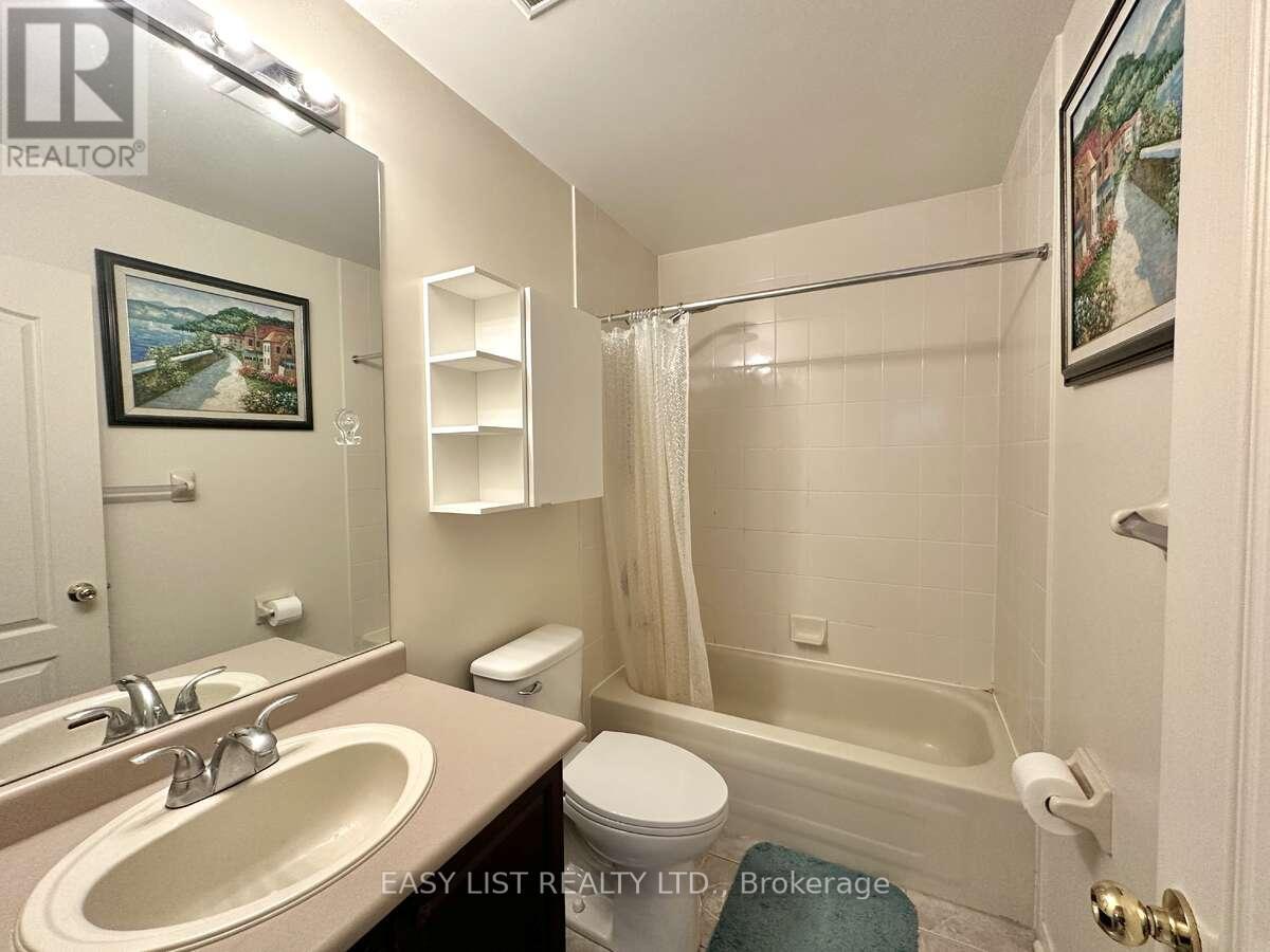 1104 Carding Mill Place, Mississauga, ON - Indoor Photo Showing Bathroom