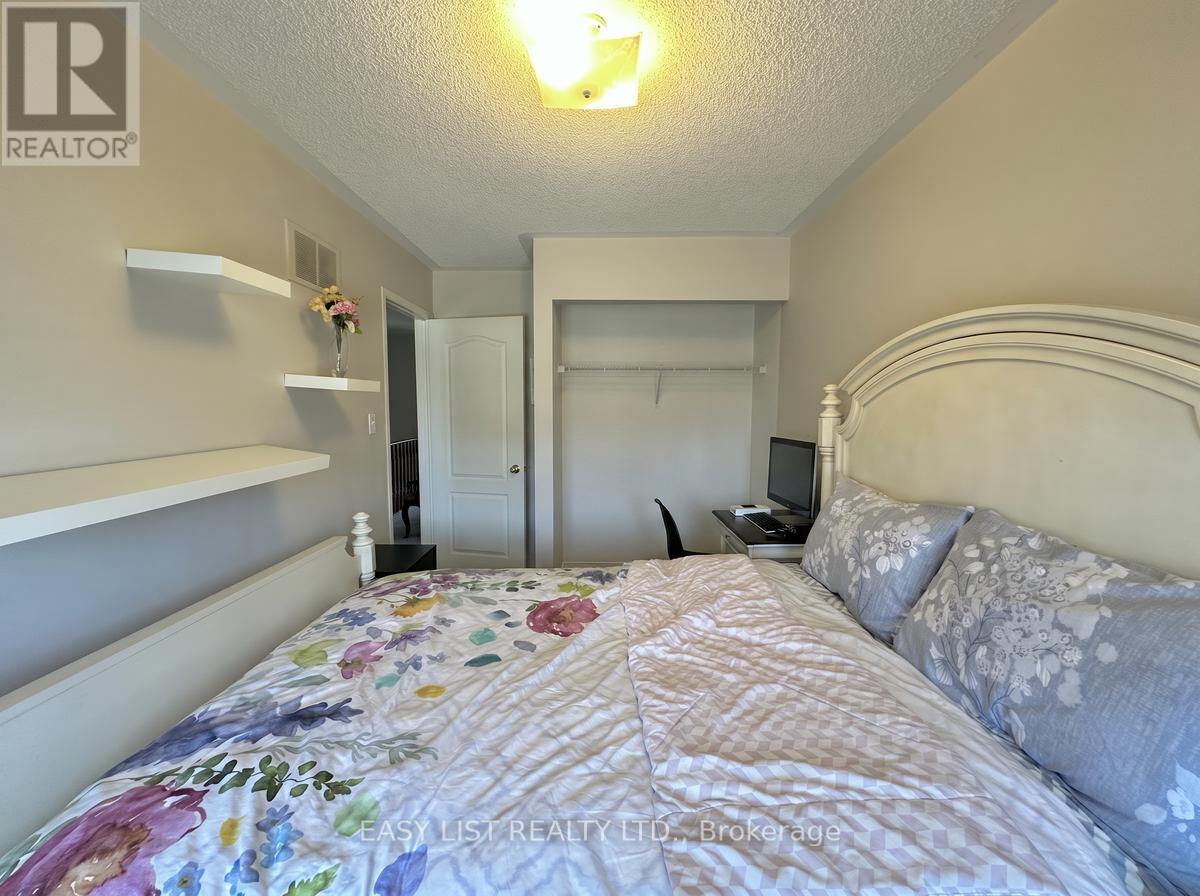 1104 Carding Mill Place, Mississauga, ON - Indoor Photo Showing Bedroom