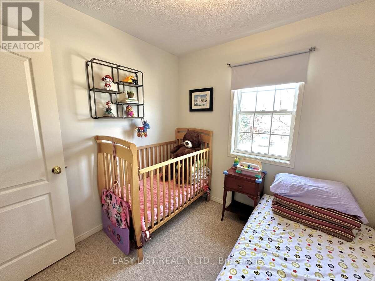 1104 Carding Mill Place, Mississauga, ON - Indoor Photo Showing Bedroom