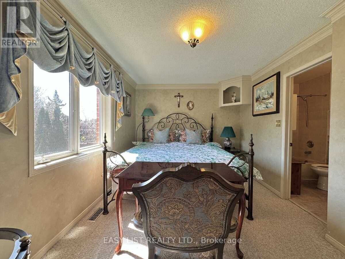 1104 Carding Mill Place, Mississauga, ON - Indoor Photo Showing Bedroom