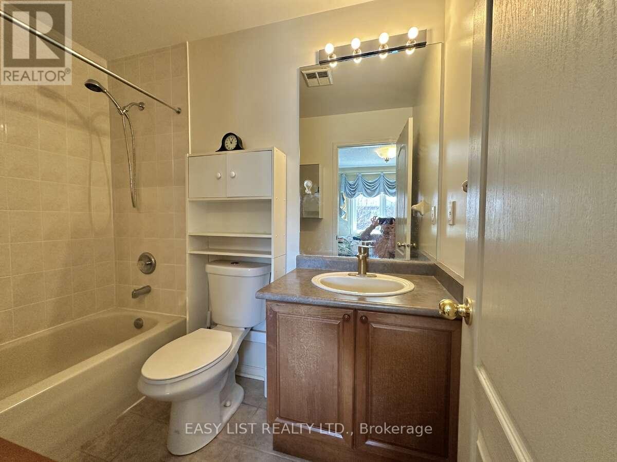 1104 Carding Mill Place, Mississauga, ON - Indoor Photo Showing Bathroom
