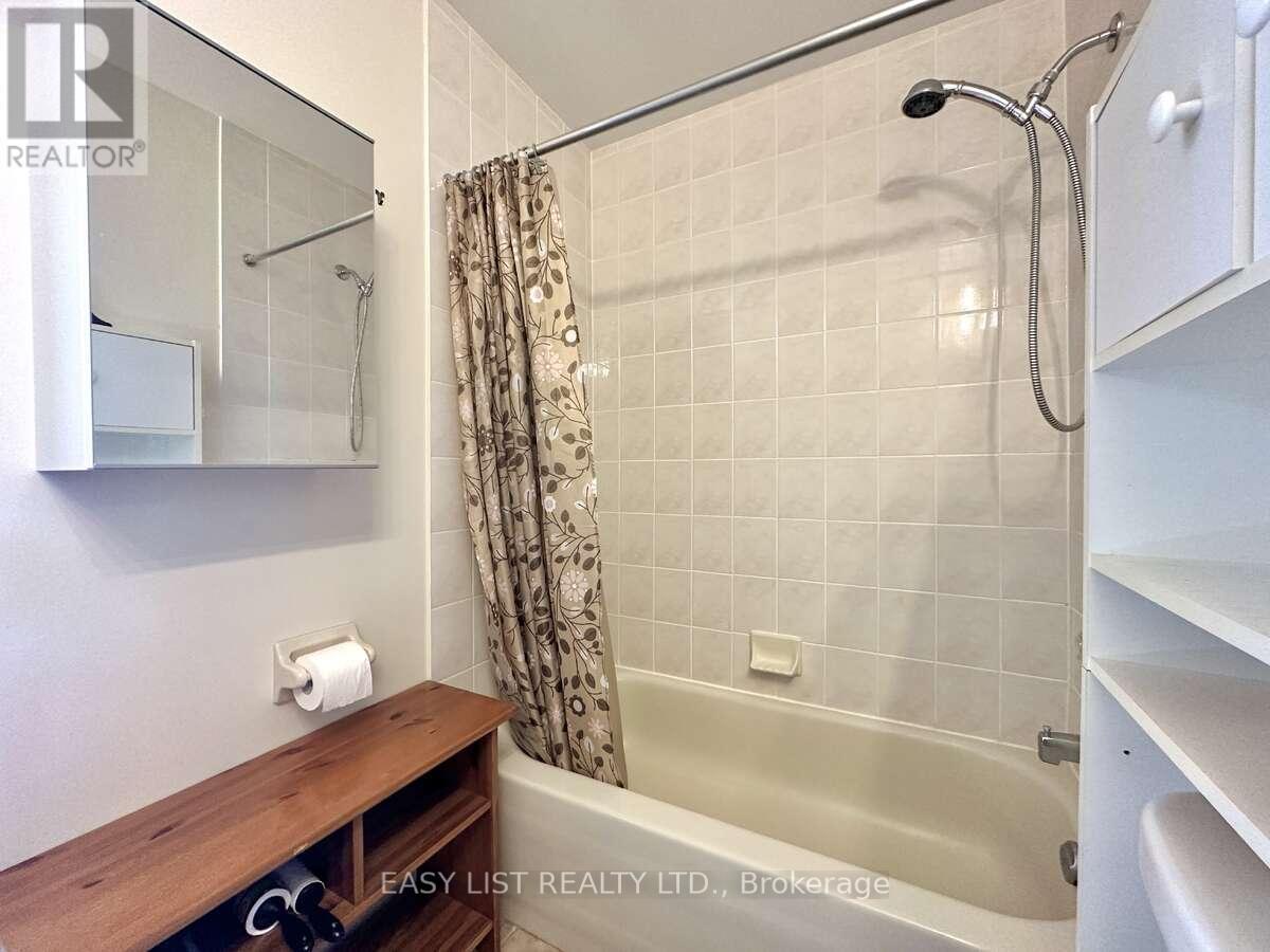 1104 Carding Mill Place, Mississauga, ON - Indoor Photo Showing Bathroom