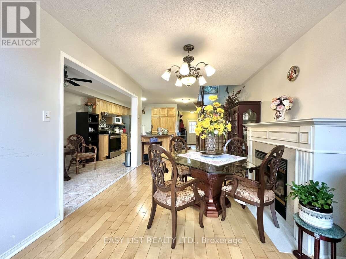 1104 Carding Mill Place, Mississauga, ON - Indoor Photo Showing Dining Room