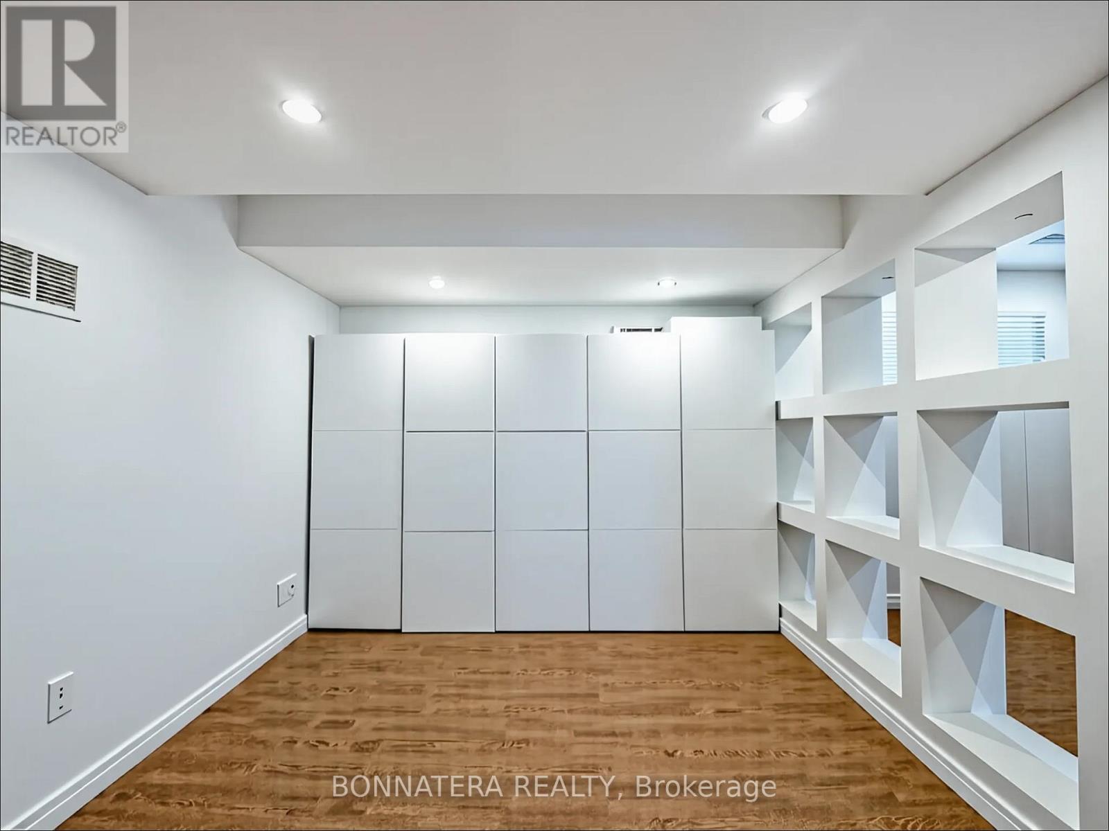 5471 Whitehorn Avenue, Mississauga, ON - Indoor Photo Showing Other Room