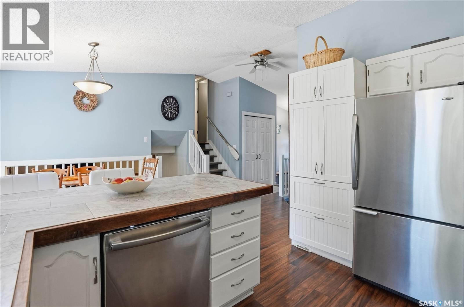 606 Hogg Crescent, Saskatoon, SK - Indoor Photo Showing Kitchen