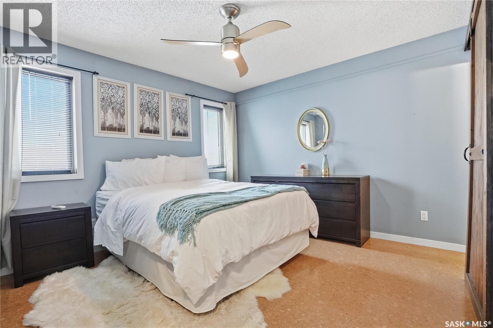 606 Hogg Crescent, Saskatoon, SK - Indoor Photo Showing Bedroom
