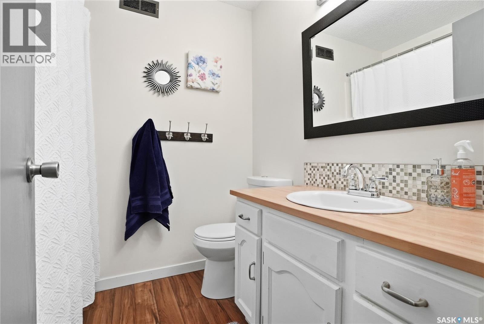 606 Hogg Crescent, Saskatoon, SK - Indoor Photo Showing Bathroom