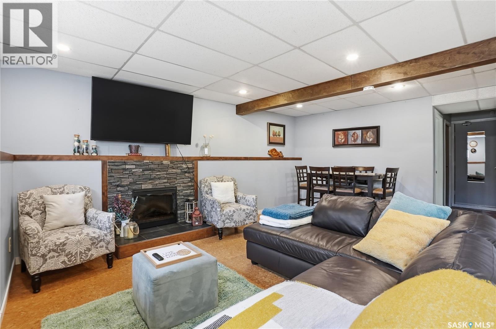 606 Hogg Crescent, Saskatoon, SK - Indoor With Fireplace