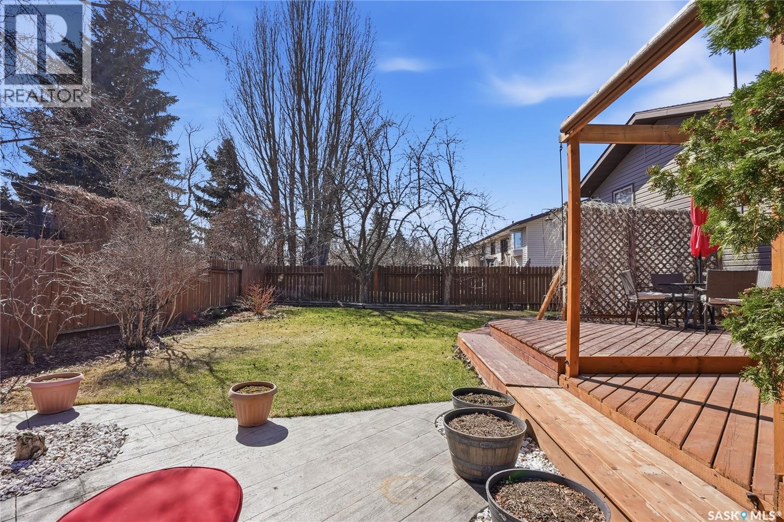 606 Hogg Crescent, Saskatoon, SK - Outdoor With Deck Patio Veranda